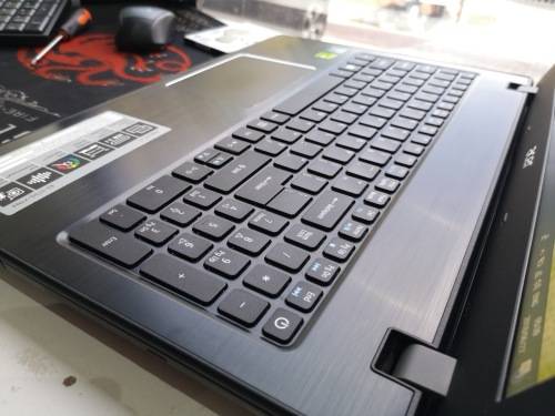 Ultimate business Laptop!*limited Edition*1000GB*ACER ASPIRE*i7-7500u*12GB DDR4*NVIDIA*R35K